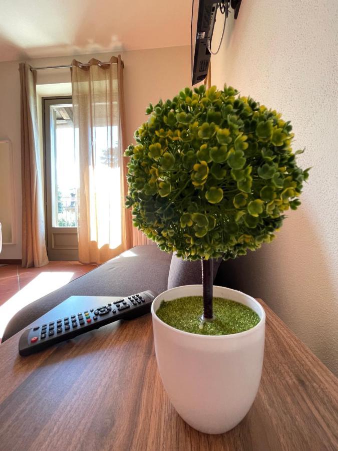 Al Laghetto La Morra Panzió Kültér fotó